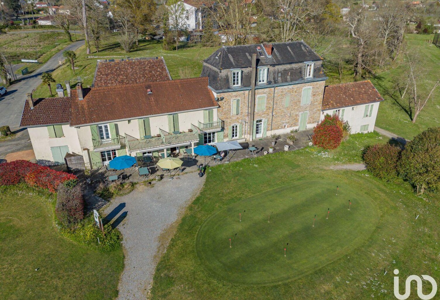 Vente Hôtel-restaurant 600 m&sup2; — photo 1