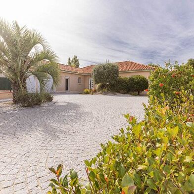 Maison 6 pièces 369600 €