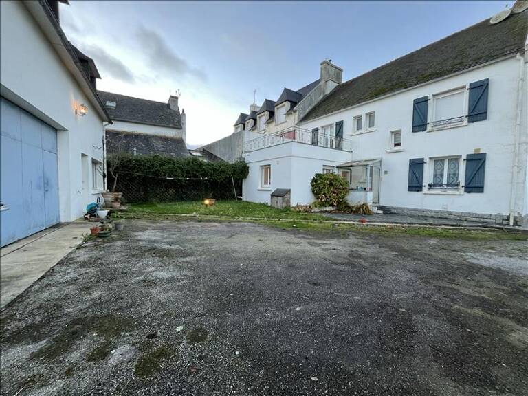 Maison en pierre de 8 pièces principales — photo 1