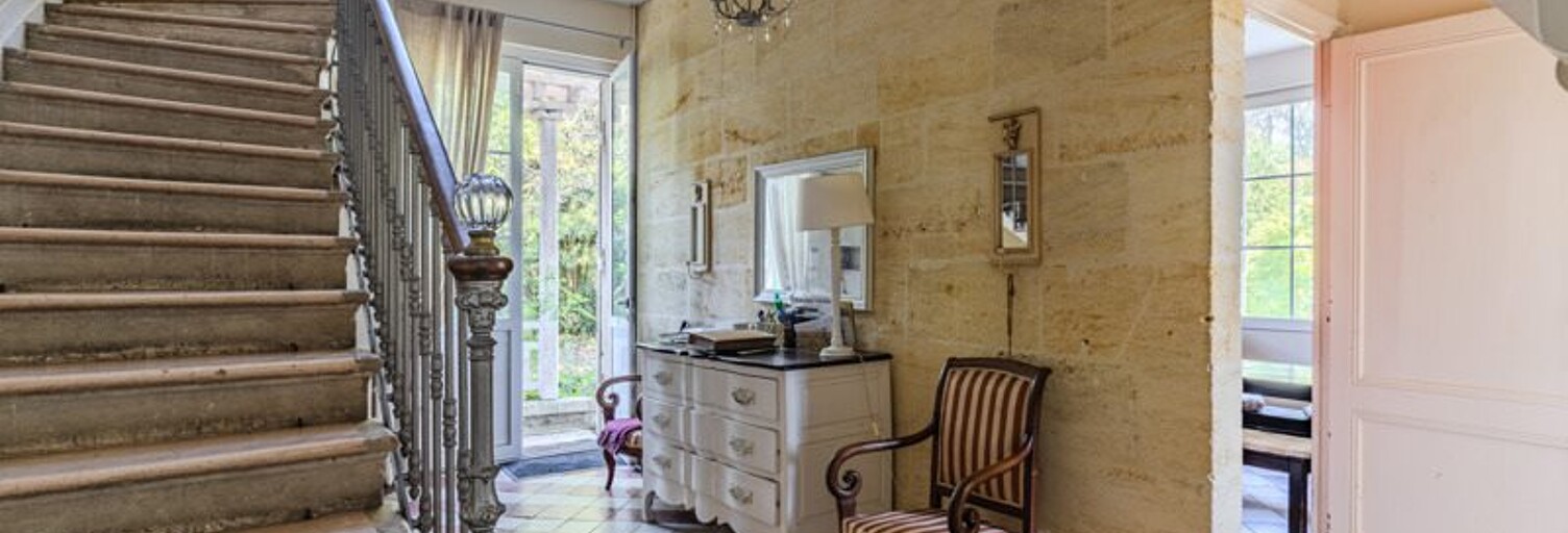 Maison 14 Pièces 367 m² à vendre à Vayres (33870)