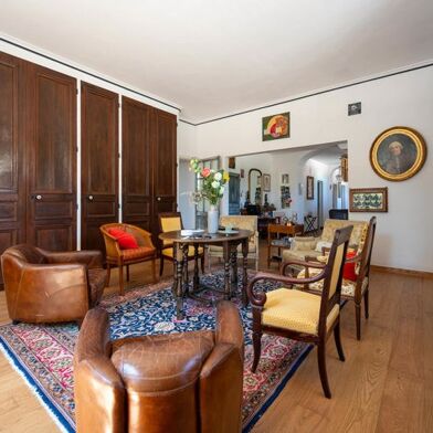 Appartement 7 pièces 348480 €