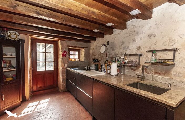 Maison en pierre de 8 pièces principales — photo 3