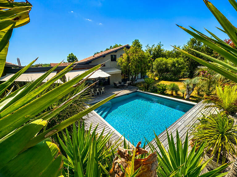 TOSSE, Villa d'architecte de 210m² avec piscine chauffée. — photo 1