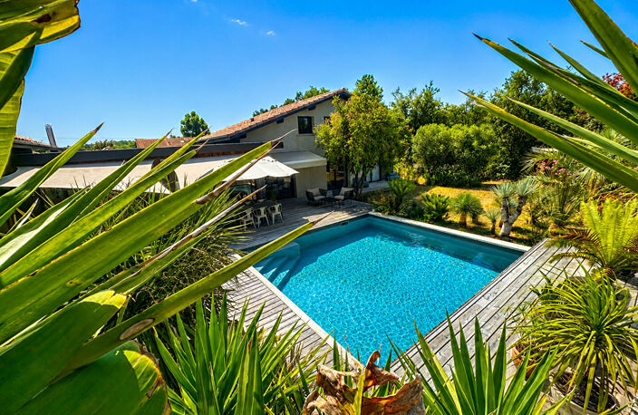 TOSSE, Villa d'architecte de 210m² avec piscine chauffée. — photo 2