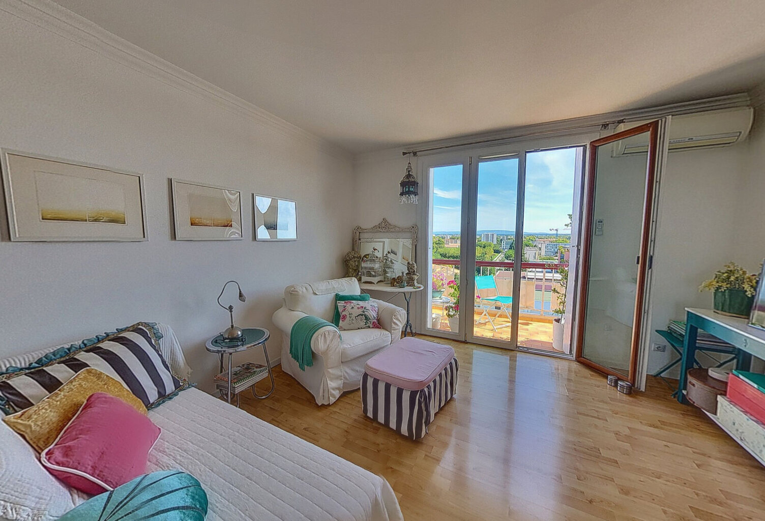 Laissez-vous séduire par sa luminosité et sa vue imprenable sur le Mont Ventoux ! Appartement lumineux   de 69m2 avec vue sur le Mont Ventoux — photo 1