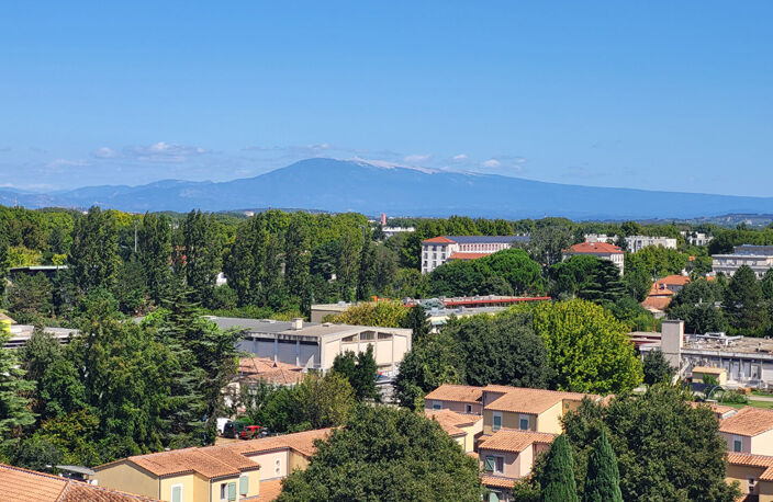 Laissez-vous séduire par sa luminosité et sa vue imprenable sur le Mont Ventoux ! Appartement lumineux   de 69m2 avec vue sur le Mont Ventoux — photo 2