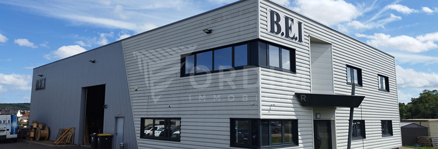 Commerce  730 m² à louer à Monéteau (89470)