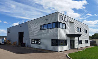 Commerce  730 m² à louer à Monéteau (89470)