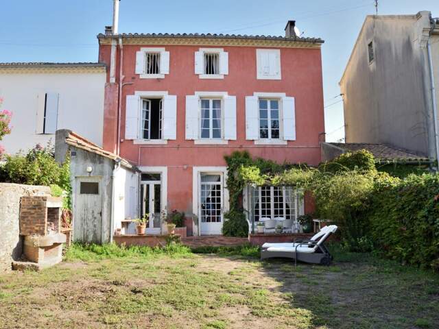 Maison de caractère avec beau jardin arboré avec possibilité local professionnel — photo du bien