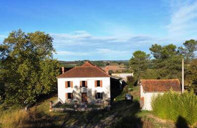 A vendre Valence-sur-Baïse, Gers: Maison en pierre et ancien corps de ferme, nombréuses dépendances, au calme avec vues exceptionnelles, sur terrain de 6 hectares, à quelques minutes des commodités — photo du bien
