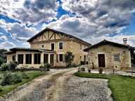 Propriété à vendre, Gers: DPE A Propriété équestre (ou propriété privée) sur son promontoire, très au calme, vues exceptionnelles. Deux maisons, nombreuses dépendances, installations équestres, terrain de 16,8 hectares — photo 3