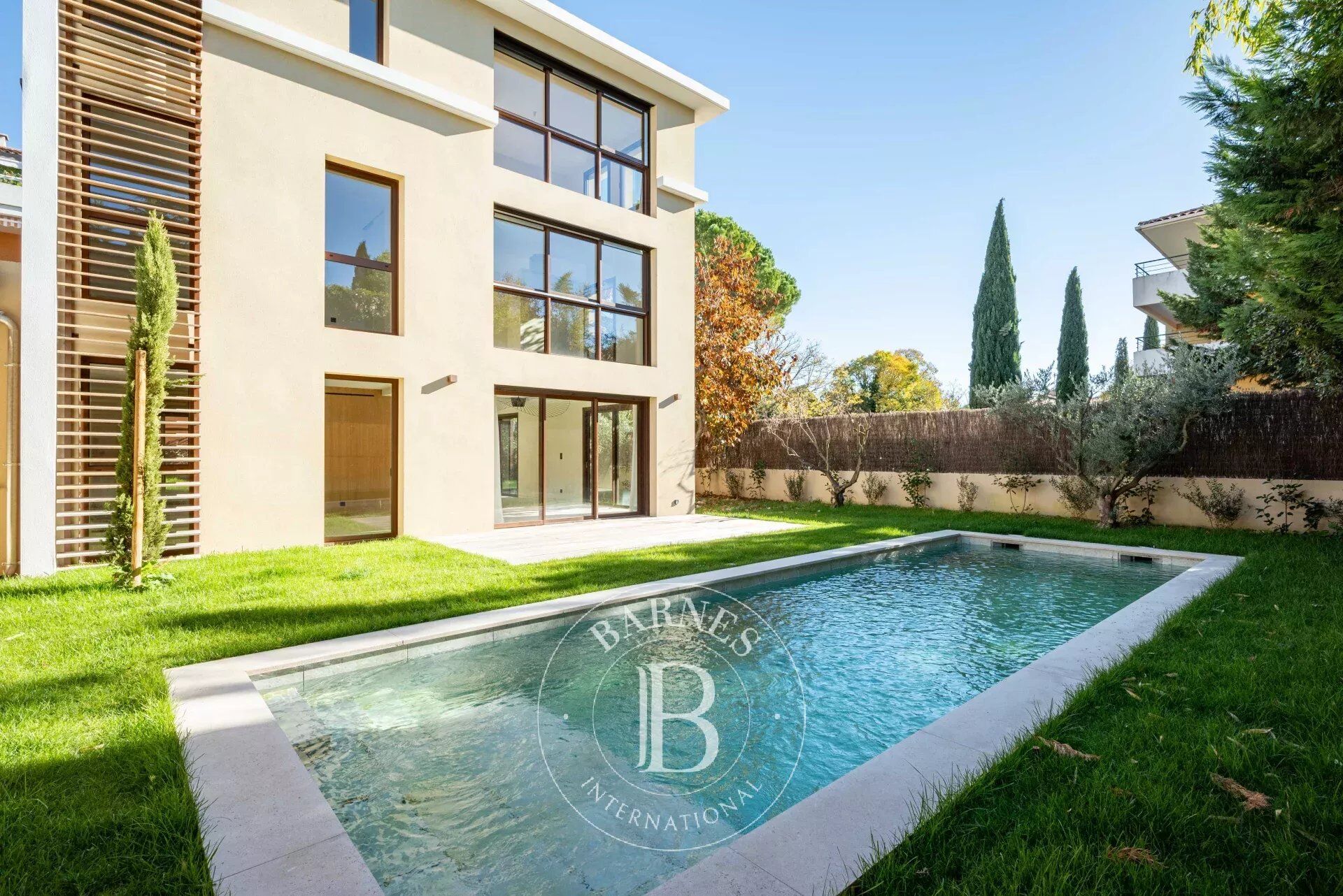 Villa / Maison  T7 à vendre Aix-en-Provence 13100