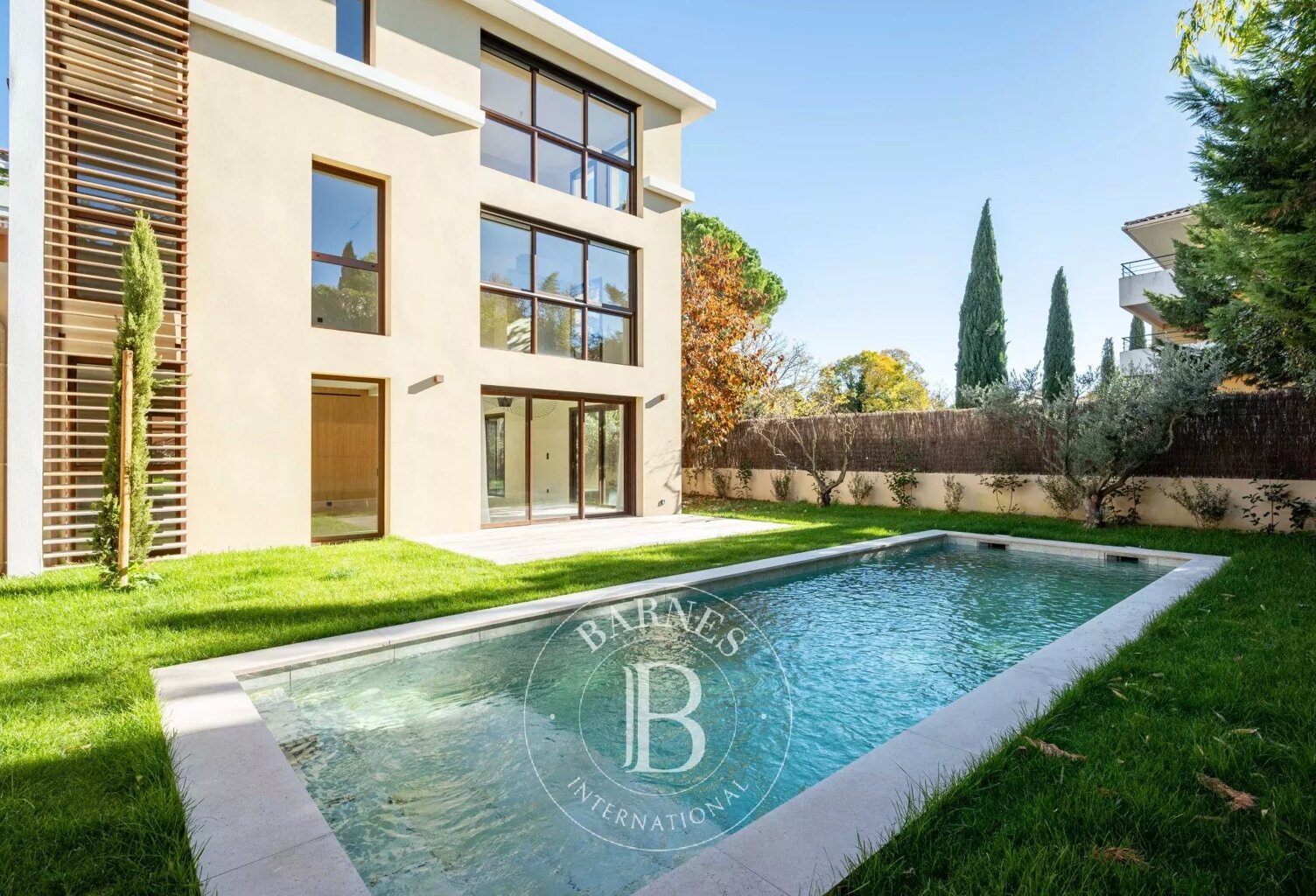 À 700 m du Cours Mirabeau – Maison de ville  240 m² – 5 chambres — photo 1