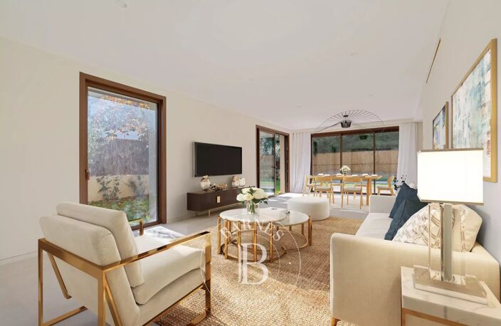 À 700 m du Cours Mirabeau – Maison de ville  240 m² – 5 chambres — photo 2
