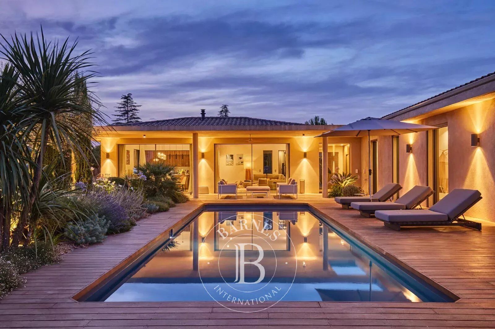 Villa / Maison  T8 à vendre Aix-en-Provence 13100