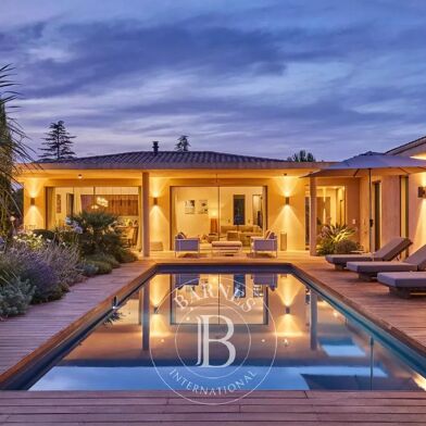 Maison 8 pièces 2320000 €