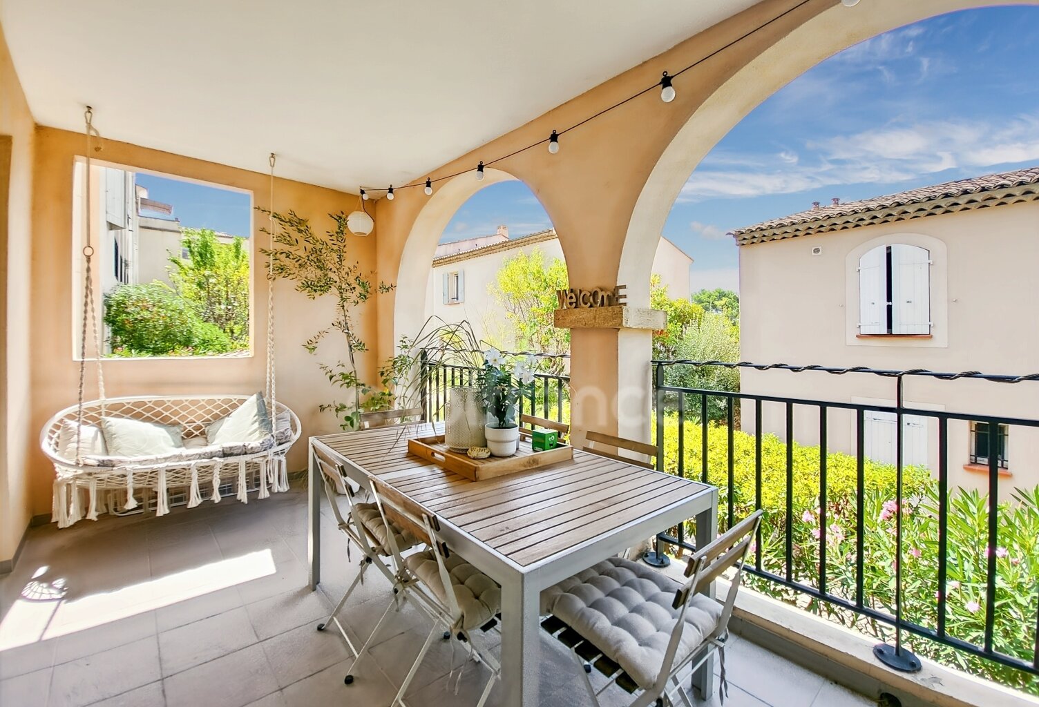 Appartement à vendre 3 pièces MALLEMORT (13) — photo 1