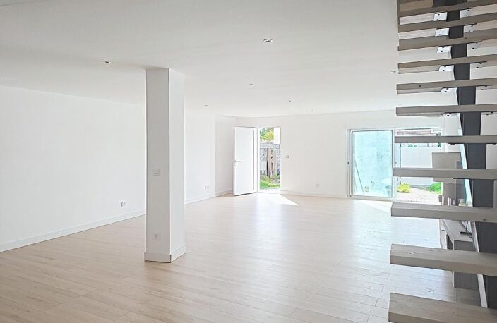 Châteaurenard, Maison de ville neuve avec jardinet 150 m², 5 pièces — photo 2