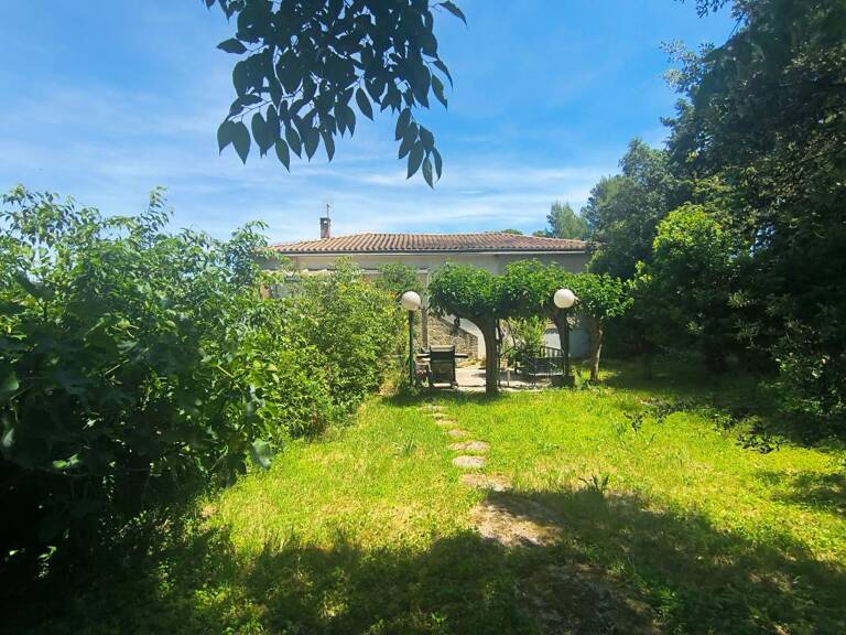 Jonquerettes en colline : Maison + Hangar + Dépendance + Garage — photo 1