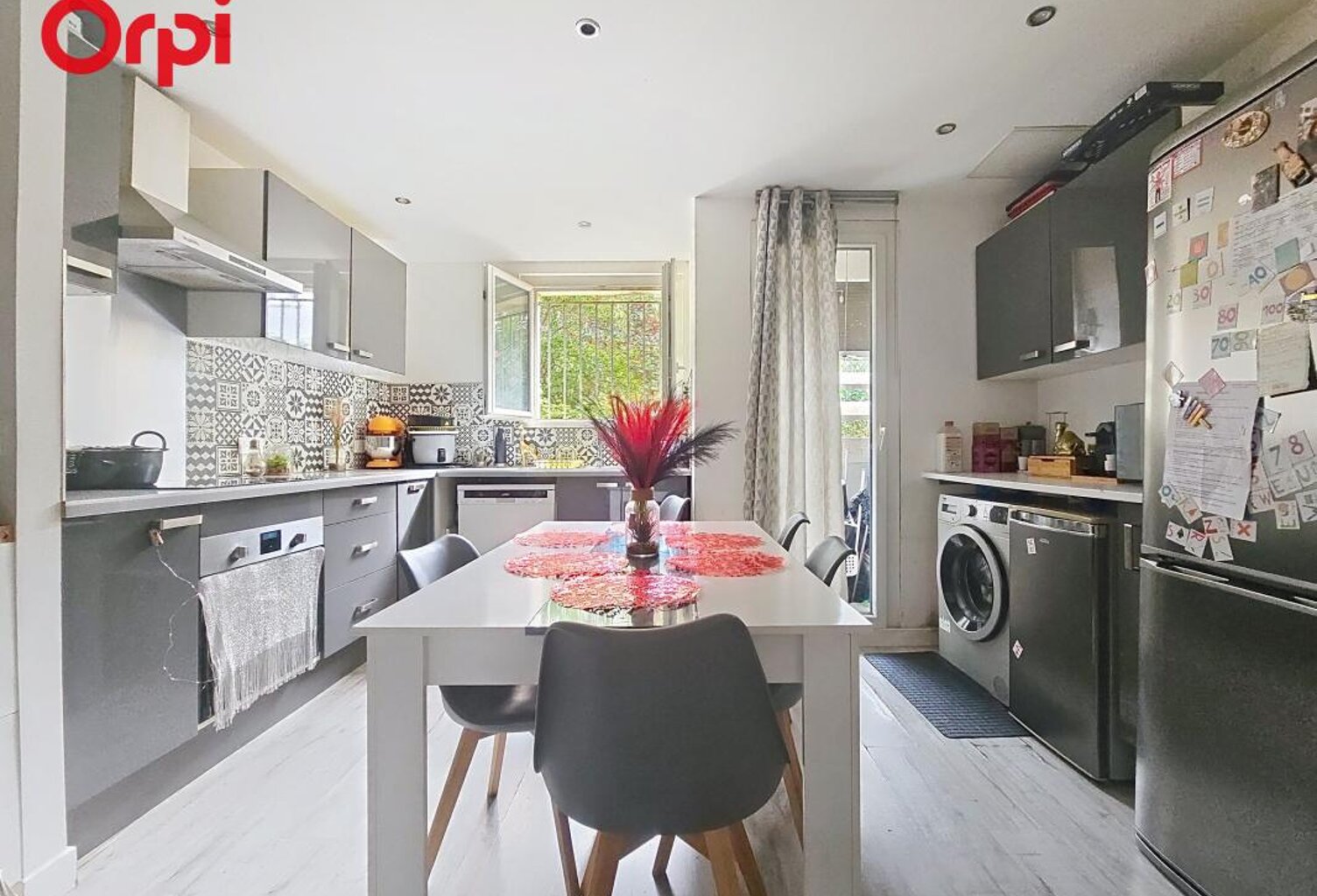 Appartement À Vendre — photo 1