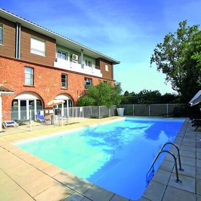 Appartement 4 pièces 163890 €