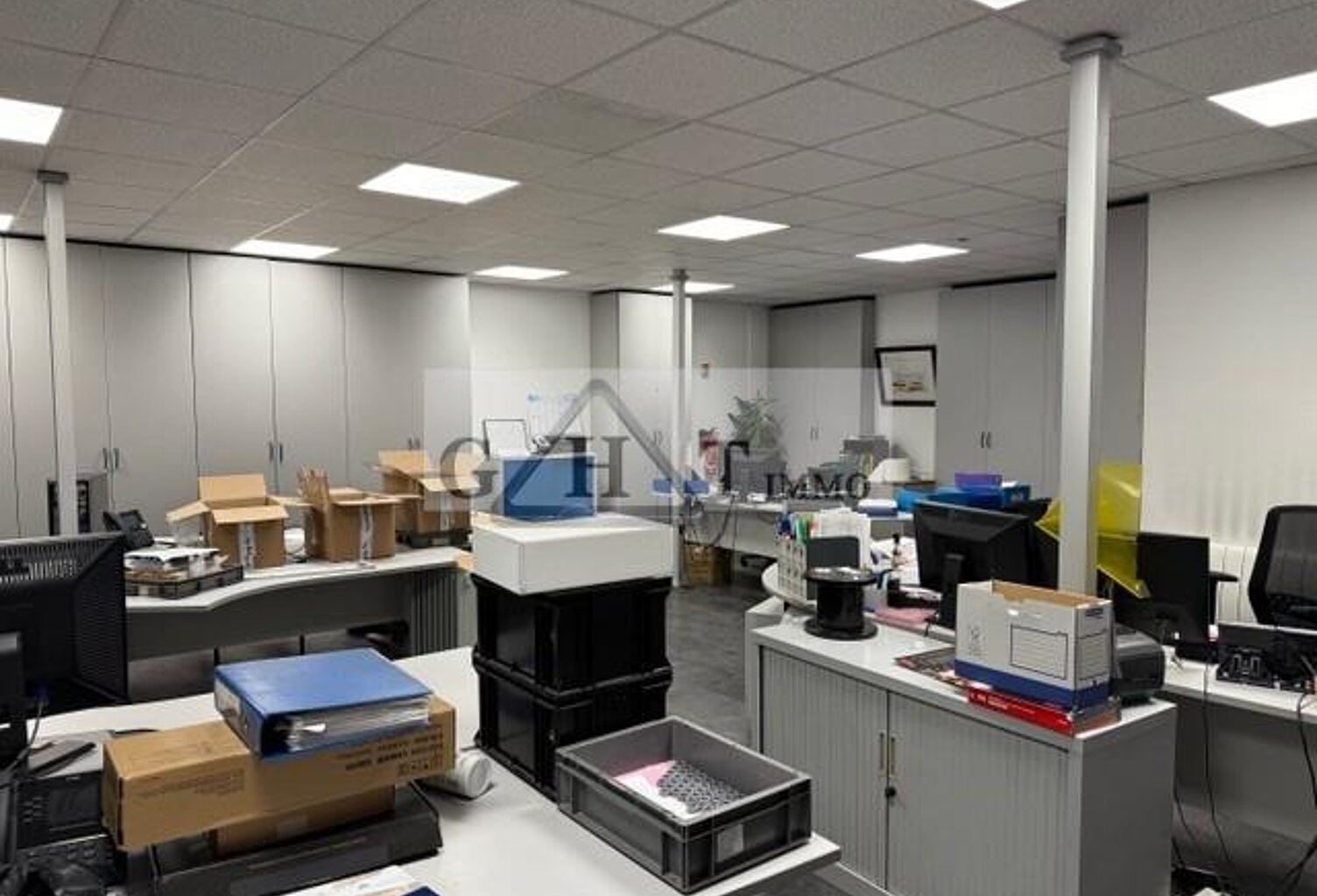 A LOUER 600 M² DE BUREAUX A VITRY SUR SEINE — photo 1