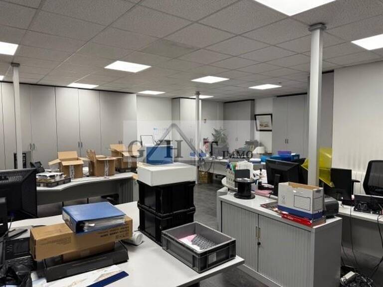A LOUER 600 M² DE BUREAUX A VITRY SUR SEINE — photo 1