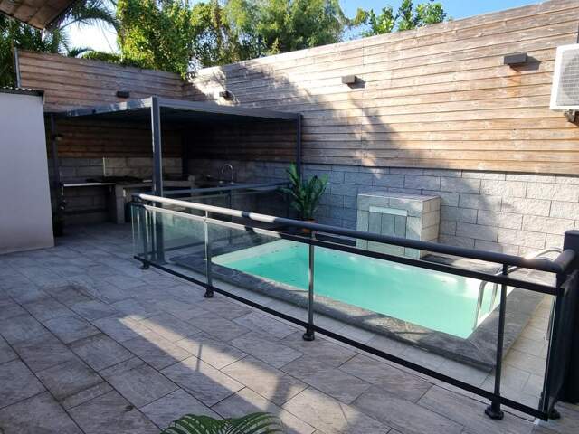 A VENDRE VILLA F6 AVEC PISCINE ST LOUIS — photo du bien