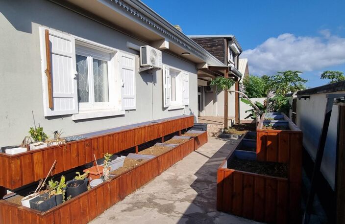 A VENDRE VILLA F6 AVEC PISCINE ST LOUIS — photo 2