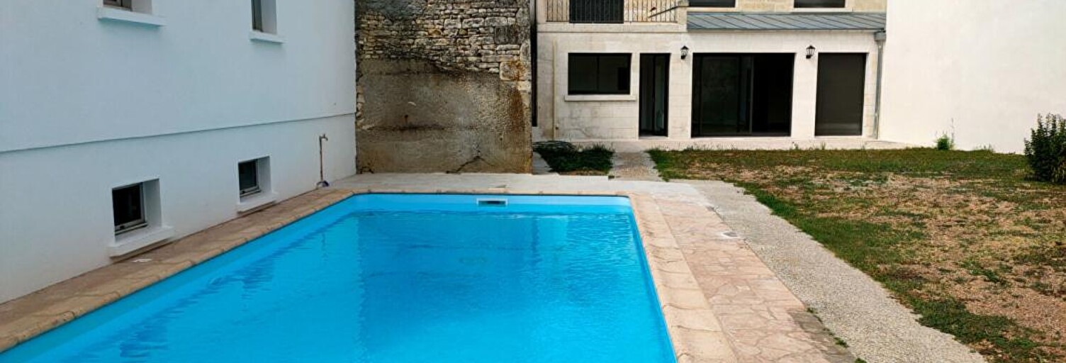 Maison 11 Pièces 207 m² à vendre à Saint-Hilaire-de-Villefranche (17770)