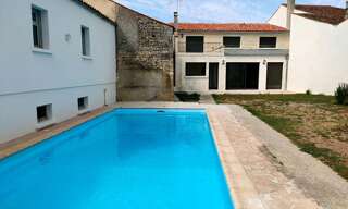 Maison 11 Pièces 207 m² à vendre à Saint-Hilaire-de-Villefranche (17770)