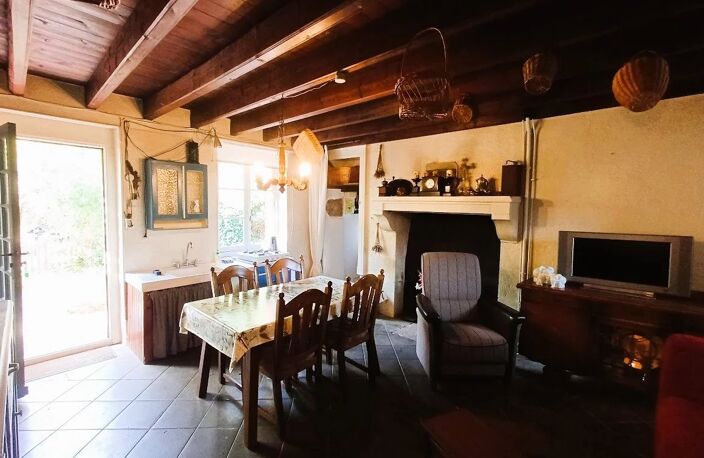 À vendre dans la Creuse, une maison avec dépendance et jardin — photo 3