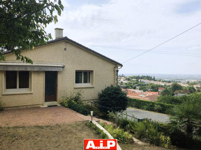 POUZAUGES - Jolie vue! — photo du bien