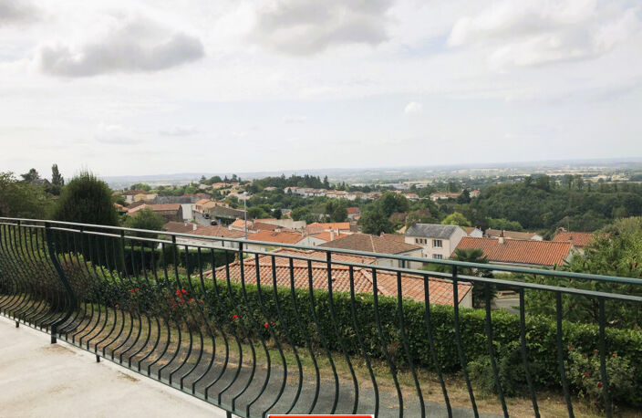 POUZAUGES - Jolie vue! — photo 2