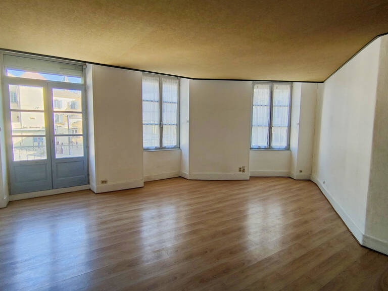 APPARTEMENT CENTRE VILLE AUBENAS AVEC STATIONNEMENT — photo 1
