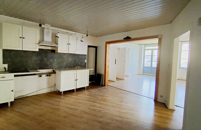 APPARTEMENT CENTRE VILLE AUBENAS AVEC STATIONNEMENT — photo 2