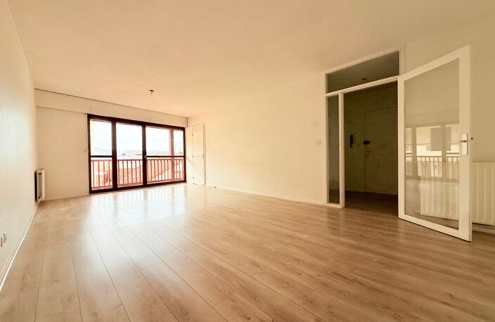 COEUR DE VILLE - 3 PIECE DE 83M2 AVEC BALCONS ET GARAGE — photo 2