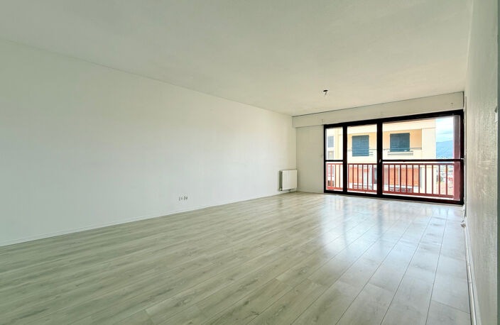 COEUR DE VILLE - 3 PIECE DE 83M2 AVEC BALCONS ET GARAGE — photo 3