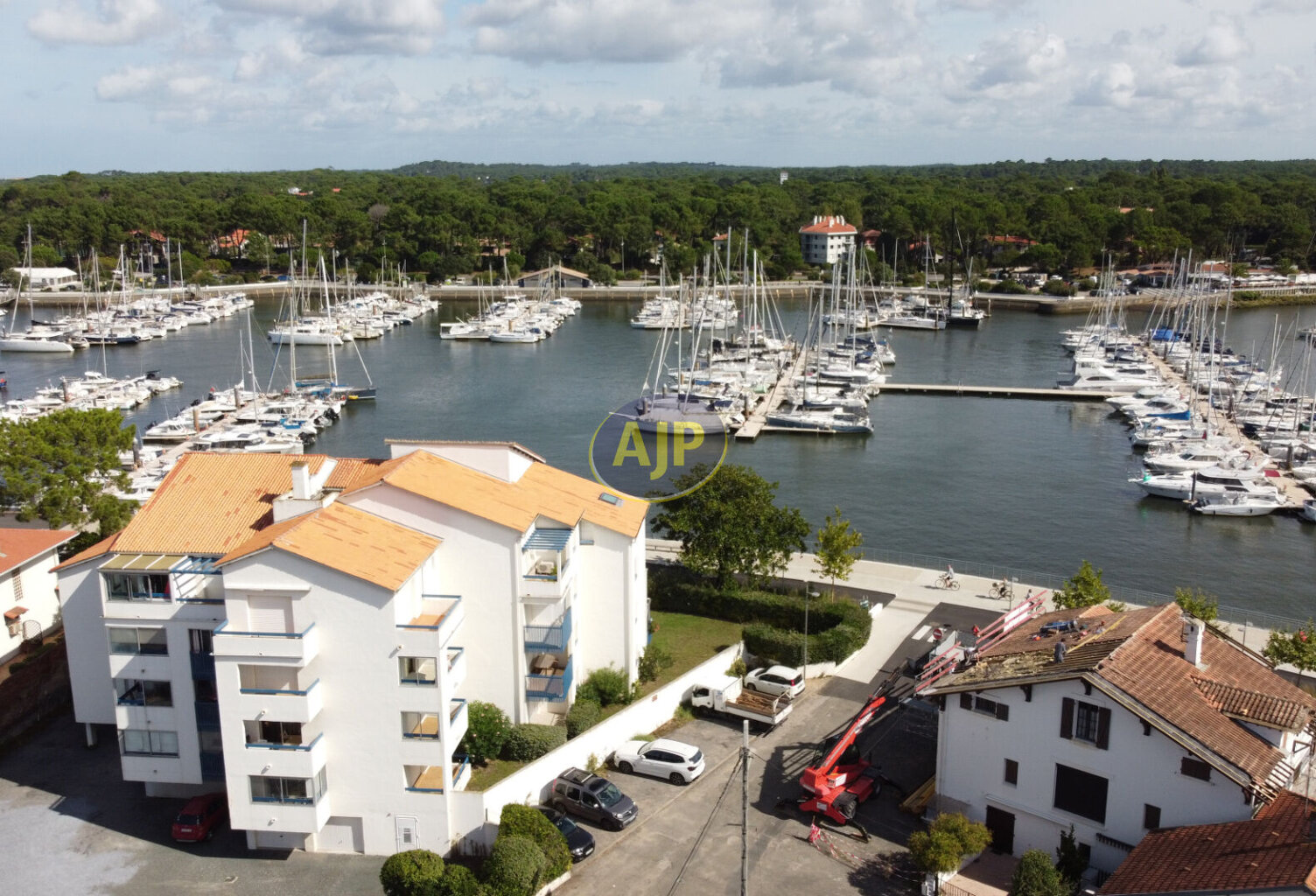 CAPBRETON PORT - STUDIO VUE PORT AVEC BALCON ET PARKING — photo 1