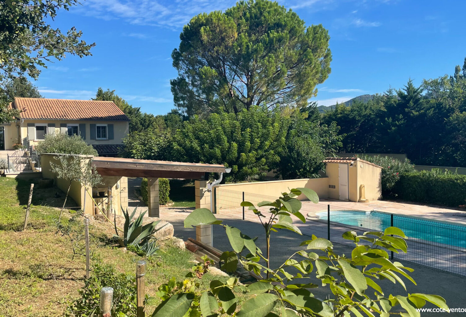 Maison proche VACQUEYRAS - 180 m2  avec appart T2 + 2 grands garages ! — photo 1