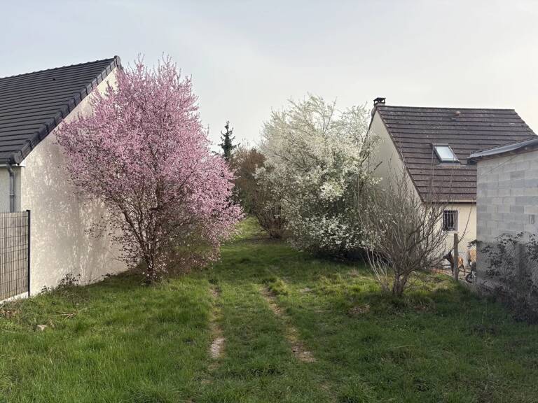 A VENDRE EZY SUR EURE TERRAIN A BATIR — photo 1