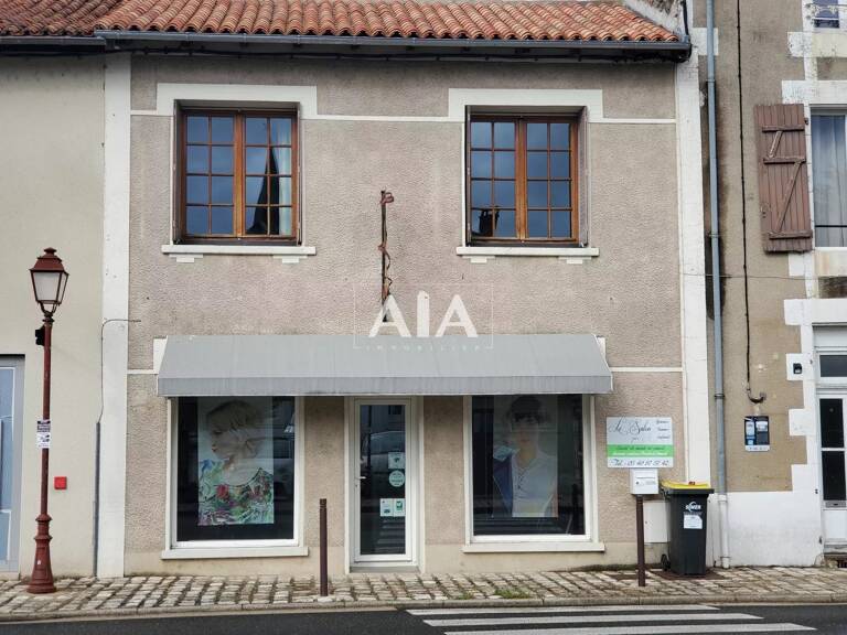 Maison de village à Charroux — photo 1