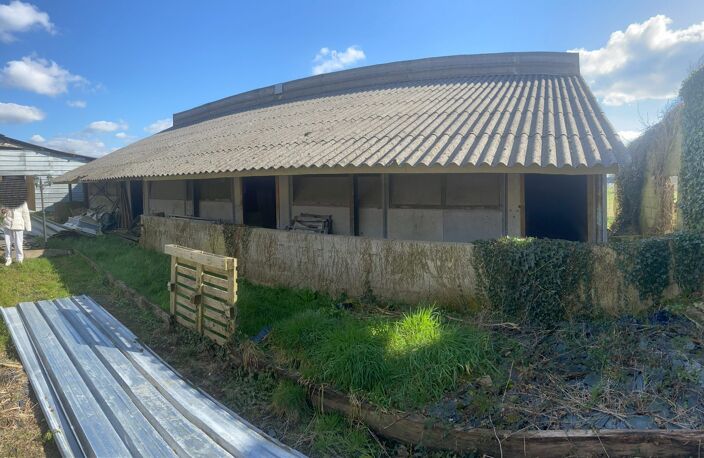 Authentique corps de ferme à rénover sur 3 429 m² de terrain, — photo 2