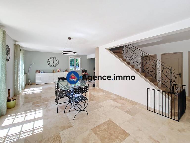 MAISON FAMILIALE AVEC SOUS-SOL COMPLET — photo 1