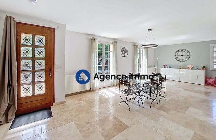 MAISON FAMILIALE AVEC SOUS-SOL COMPLET — photo 3