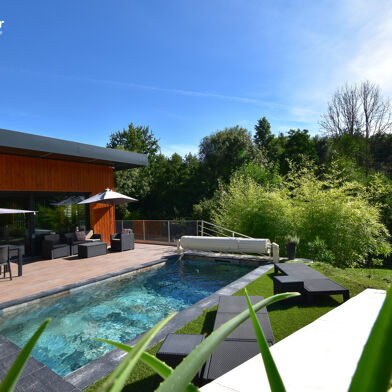 Maison 10 pièces 839000 €