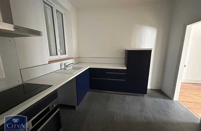 Vente maison 5 pièces 115 m² Le Blanc (36300) — photo 3