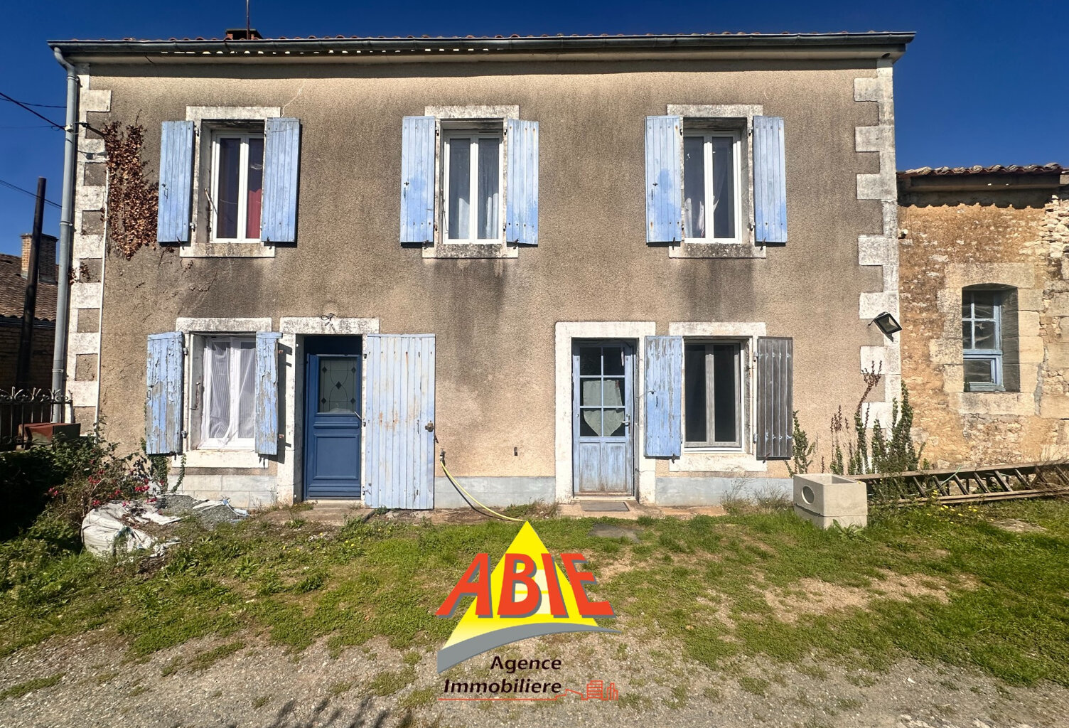 Maison d'environ 173 m2 sur la commune de Faye-sur-Ardin — photo 1