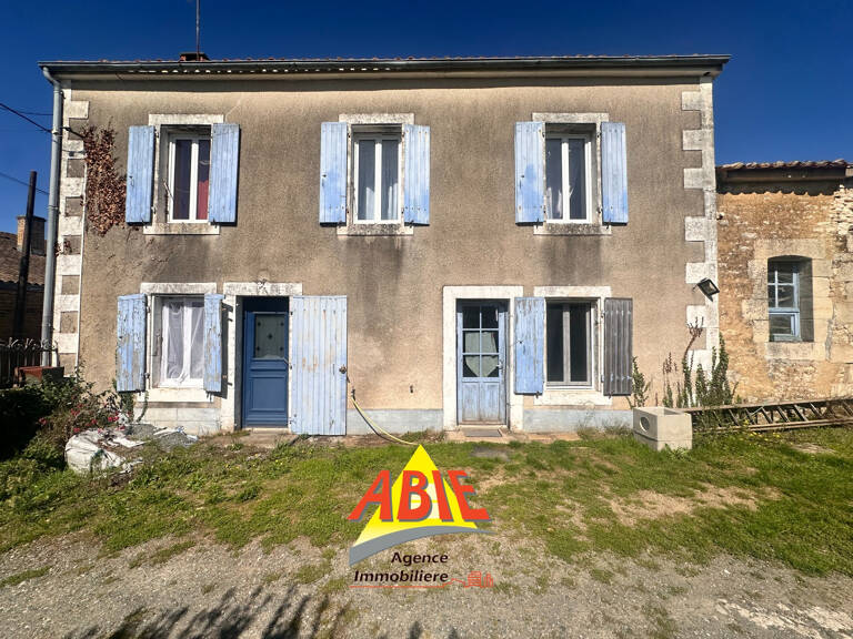 Maison d'environ 173 m2 sur la commune de Faye-sur-Ardin — photo 1