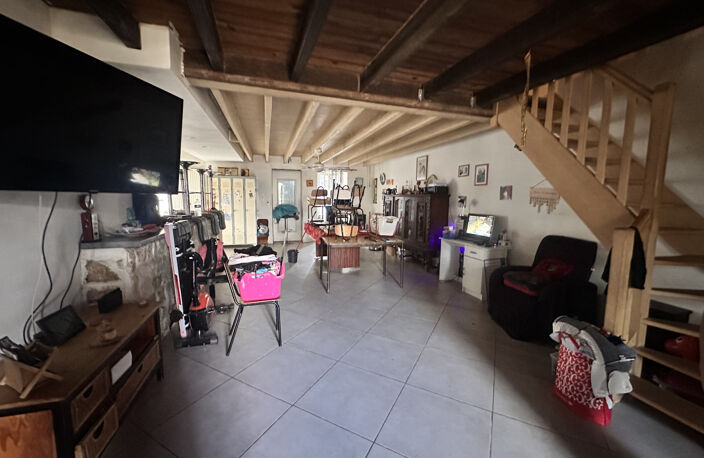 Maison d'environ 173 m2 sur la commune de Faye-sur-Ardin — photo 3